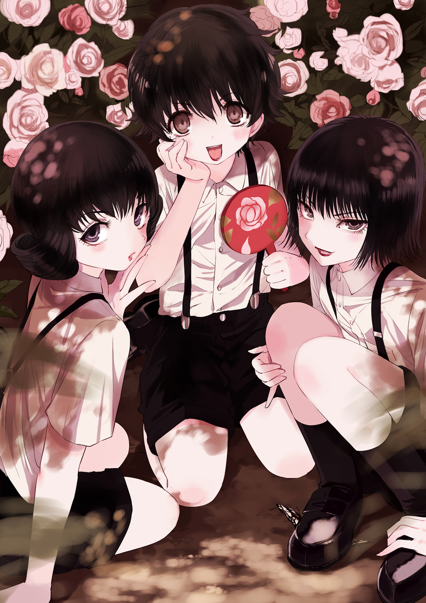 3boys androgynous black_hair black_shorts bug butterfly commentary flower hand_mirror highres ichihashi_raizou jaibo lipstick litchi_hikari_club looking_at_viewer makeup male_focus maruino mirror multiple_boys open_mouth pale_skin photoshop_(medium) red_eyes ribbon rose school_uniform shirt short_hair shorts smile squatting suspender_shorts suspenders teiichi_no_kuni white_shirt yumeshima_rei