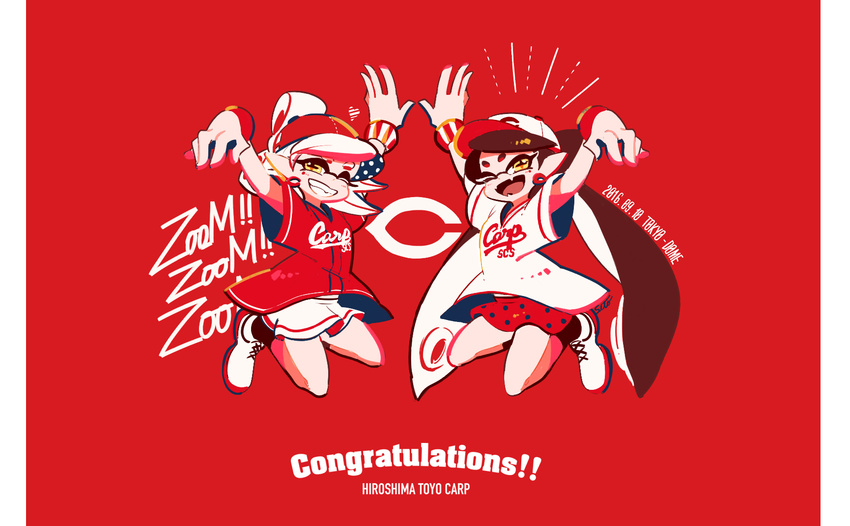 +_+ 2girls alternate_costume arm_up artist_name backwards_hat baseball_cap baseball_jersey black_hair black_legwear bracelet callie_(splatoon) commentary_request congratulations dated earrings english_text fangs food food_on_head gloves grin hat highres hiroshima_touyou_carp inkling jersey jewelry jumping long_hair looking_at_viewer marie_(splatoon) miniskirt mole mole_under_eye multiple_girls nippon_professional_baseball object_on_head pointy_ears red_background red_hat red_shirt red_skirt red_theme seto_(asils) shirt shoes short_hair short_sleeves signature skirt smile socks splatoon_(series) splatoon_1 sportswear symmetrical_pose tentacle_hair very_long_hair white_footwear white_hair white_hat white_shirt white_skirt