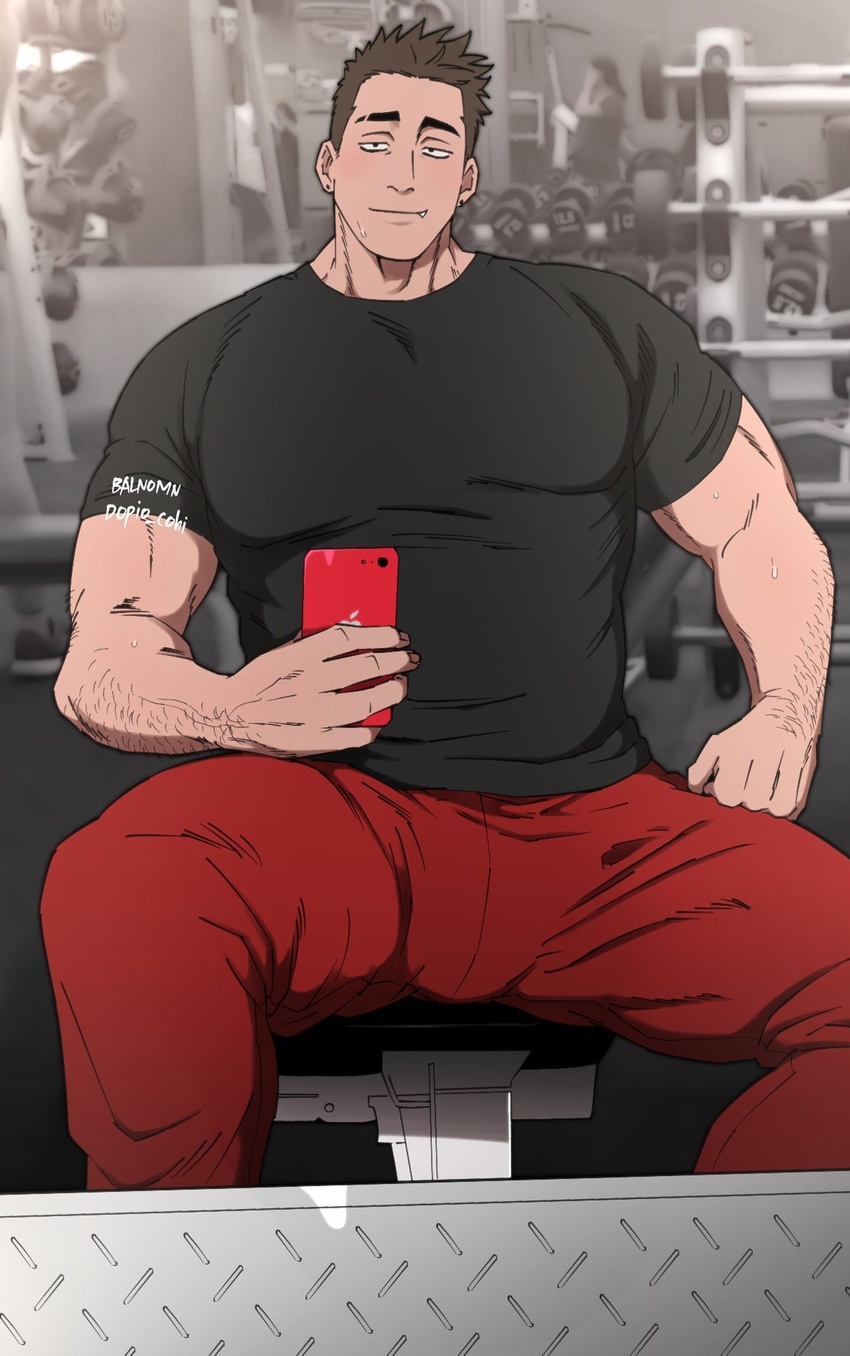 1boy balnom bara blush brown_hair bulge ear_piercing fang_out gym highres holding holding_phone large_pectorals looking_at_viewer male_focus mature_male muscular muscular_male oerba_yun_fang on_bench original pants pectorals phone photo_background piercing red_pants selfie shirt short_hair sitting smile solo spread_legs t-shirt thick_eyebrows thick_thighs thighs