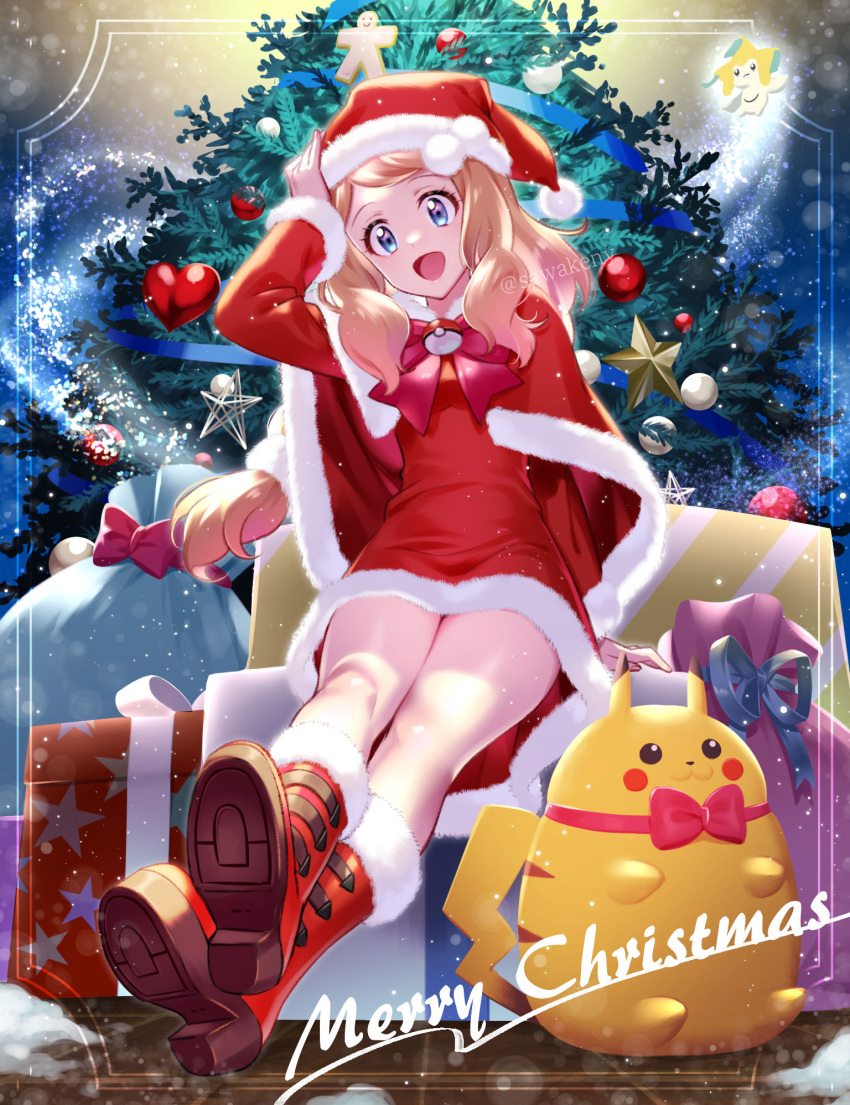 :d arm_support blonde_hair blue_eyes boots box capelet christmas christmas_tree commentary_request dress eyelashes female fur-trimmed_boots fur-trimmed_capelet fur_trim gift gift_box hand_on_headwear hand_up hat highres jirachi kanimaru knees long_hair long_sleeves open_mouth pikachu poke_ball_print pokemon pokemon_(creature) pokemon_xy red_capelet red_dress red_footwear red_headwear sack santa_hat serena_(pokemon) sitting smile