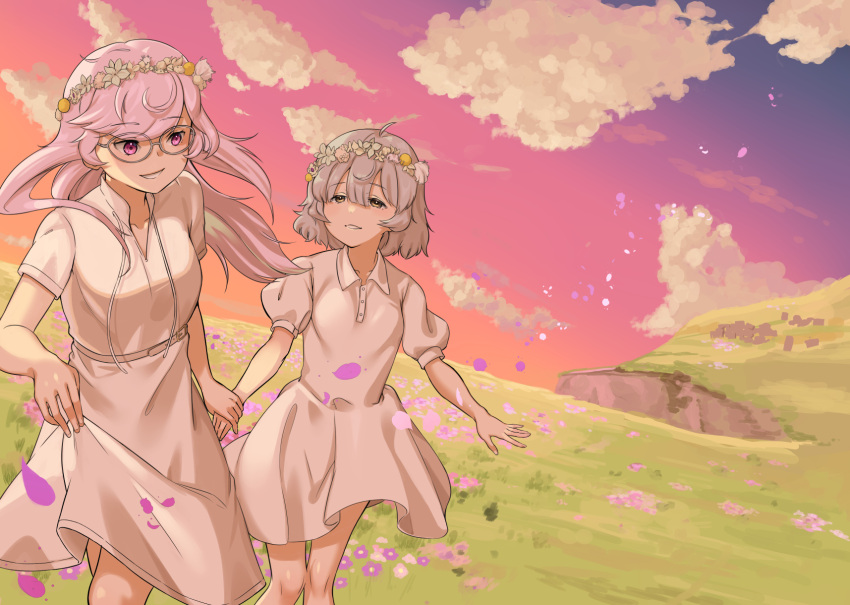 2girls ahoge alternate_costume alternate_eyewear belt belt_buckle blunt_bangs buckle cloud cloudy_sky collared_dress drawstring dress feet_out_of_frame flower glasses gradient_sky grass grey_hair head_wreath highres hill holding_hands kazari_jun long_hair looking_at_another magia_record:_mahou_shoujo_madoka_magica_gaiden mahou_shoujo_madoka_magica medium_dress miwa_mitsune multiple_girls nanakamado nature outdoors petals pink_eyes pink_flower pink_hair plant puffy_short_sleeves puffy_sleeves scenery short_dress short_hair short_sleeves sidelocks sky sunset white_belt white_dress wind