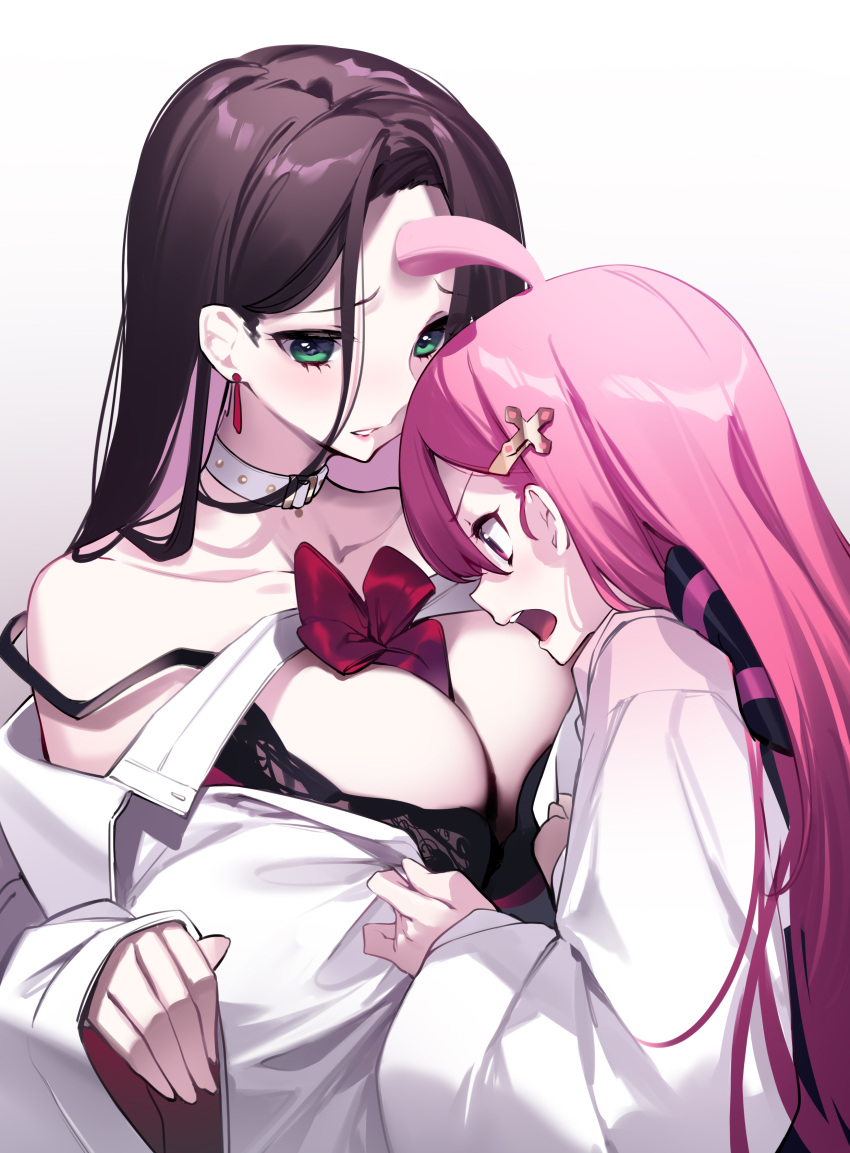 2girls absurdres ahoge ako_ko_(yaguo) black_bra black_hair bow bra breast_awe breasts cleavage collar commentary_request earrings green_eyes highres jewelry large_breasts long_hair long_sleeves looking_at_another looking_at_breasts multiple_girls off_shoulder open_clothes open_mouth original parted_lips pink_hair red_bow red_eyes simple_background underwear upper_body white_collar yaguo yuri