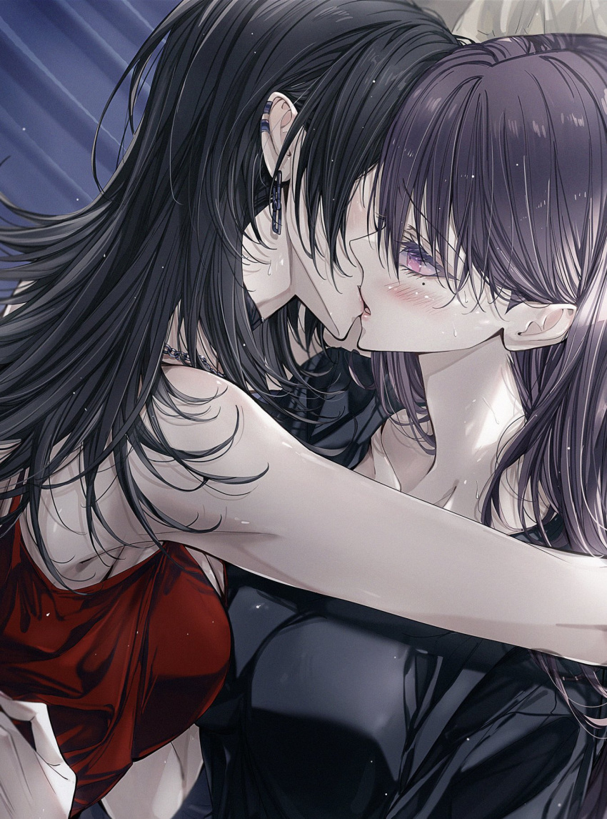 2girls bang_dream! bang_dream!_it's_mygo!!!!! black_choker black_hair black_shirt blackfangs blush brown_hair chain_necklace chains choker commentary earclip earrings highres hug jewelry kissing light_particles long_hair mole multiple_girls necklace open_mouth purple_eyes red_shirt shiina_taki shirt upper_body yahata_umiri yuri