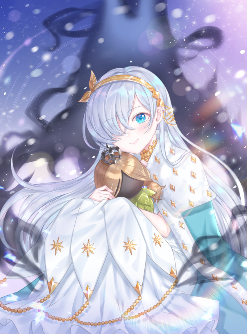 anastasia_(fate) blue_eyes blush cape commentary crown doll dress fate/grand_order fate_(series) female hair_over_one_eye hairband highres holding holding_doll jewelry long_hair looking_at_viewer mini_crown royal_robe smile snow ubi_(ekdus6080) very_long_hair viy_(fate) white_dress white_hair