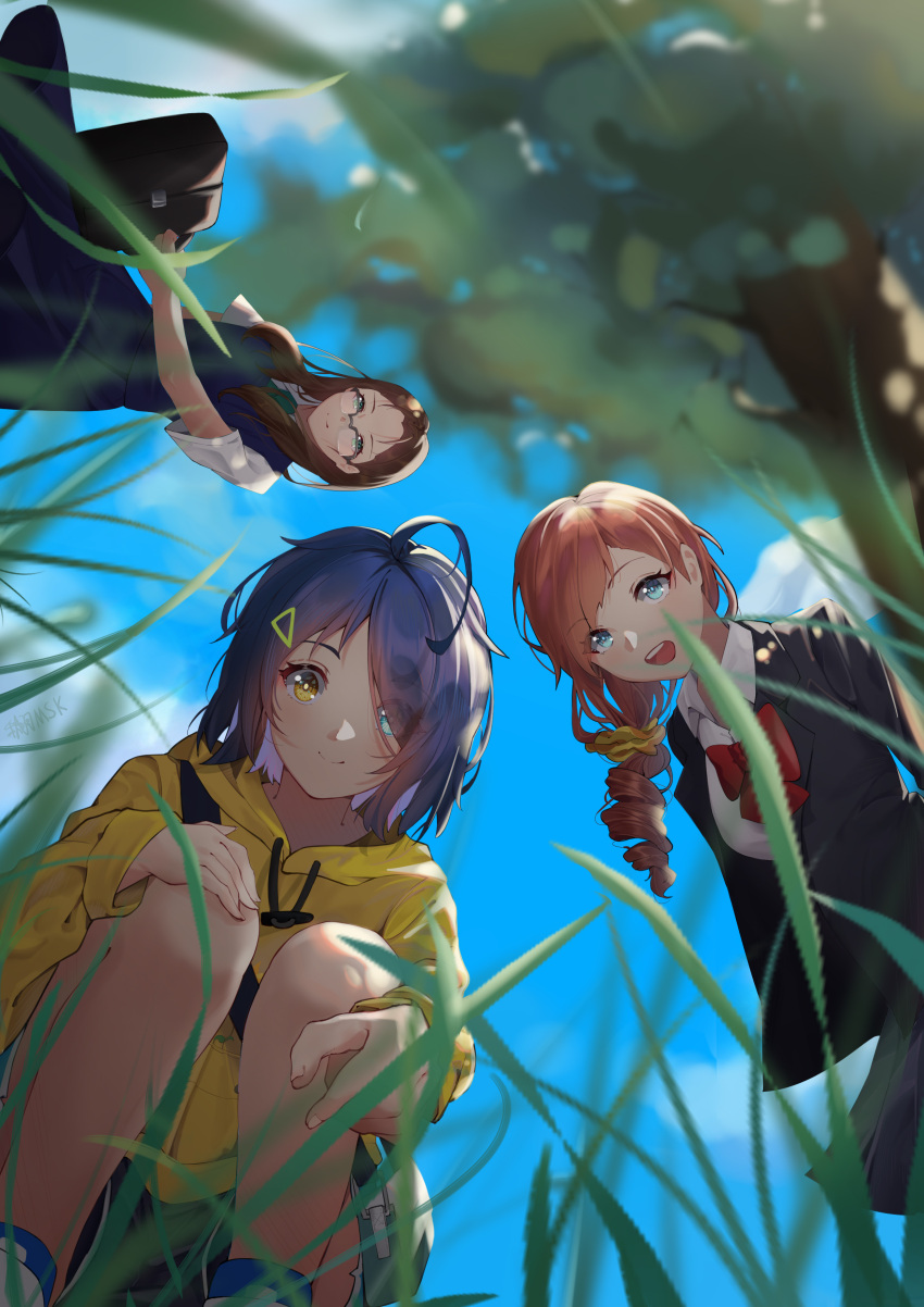 3girls absurdres ahoge akiba(misaki) blue_hair cloud from_below glasses grass heterochromia highres hood hoodie multiple_girls nagase_koito ooto_ai open_mouth outdoors saijou_kurumi smile squatting standing teeth tree upper_teeth_only wonder_egg_priority yellow_hoodie