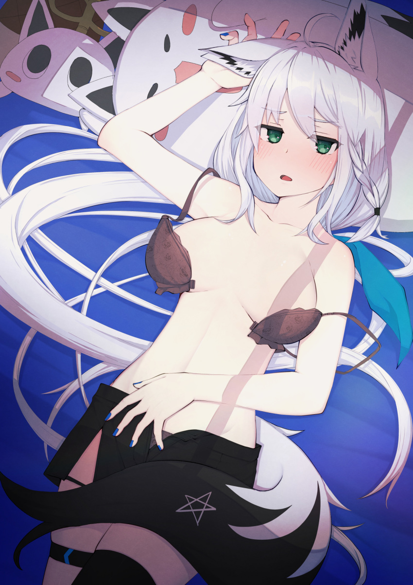 ahoge animal_ears blush bra breasts female fox_ears fox_girl fox_tail green_eyes highres hololive large_breasts long_hair nemurimangetsu shirakami_fubuki shorts single_thighhigh solo tail thigh_strap thighhighs underwear very_long_hair virtual_youtuber white_hair