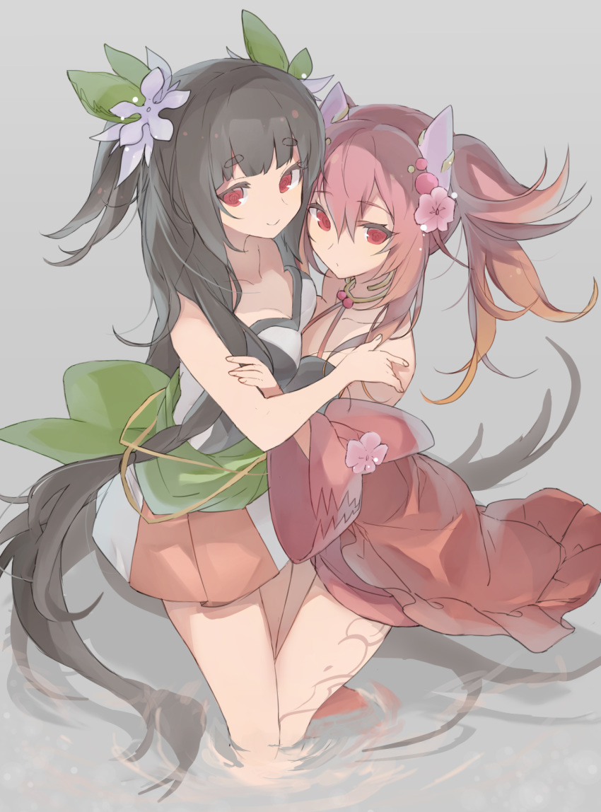 2girls arthropod_girl black_hair blunt_bangs breasts closed_mouth commentary_request duel_monster flower gradient_hair grey_background hair_flower hair_ornament highres horns long_hair looking_at_viewer medium_breasts monster_girl multicolored_hair multiple_girls no_legwear pink_hair pink_skirt plant_girl red_eyes sidelocks skirt smile traptrix_dionaea traptrix_mantis tsumayouji_(dekosoko) twintails yu-gi-oh!