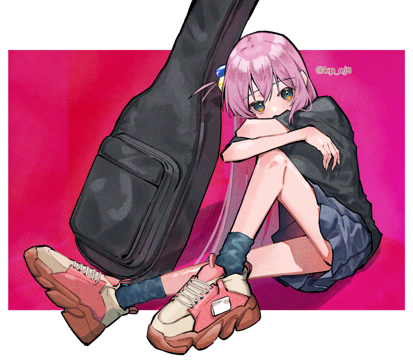 artist_name blue_eyes blue_skirt blue_socks bocchi_the_rock! border cube_hair_ornament female fingernails gotoh_hitori grey_shirt guitar_case hair_between_eyes hair_ornament highres hugging_own_legs instrument_case long_hair looking_at_viewer one_side_up pink_background pink_footwear pink_hair scripco shirt shoes sitting skirt sneakers socks solo t-shirt very_long_hair white_border white_footwear