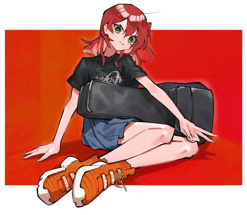 ahoge artist_name black_shirt blue_skirt bocchi_the_rock! border fingernails green_eyes guitar_case instrument_case kessoku_band_t-shirt kita_ikuyo long_hair looking_at_viewer nail_polish one_side_up pleated_skirt red_background red_hair scripco shirt simple_background sitting skirt t-shirt v white_border white_nails yokozuwari