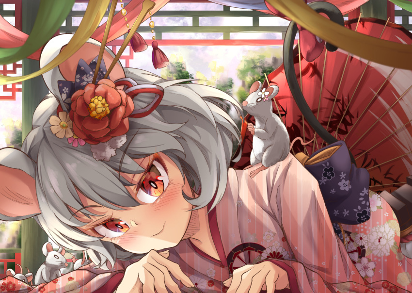 alternate_costume animal_ears animal_on_shoulder architecture blush bow east_asian_architecture female floral_print flower grey_hair hair_flower hair_ornament highres japanese_clothes kimono looking_at_viewer lying mahimaru mouse_(animal) mouse_ears mouse_girl mouse_on_shoulder mouse_tail nazrin red_bow red_eyes tail tail_bow tail_ornament touhou unmoving_pattern yukata