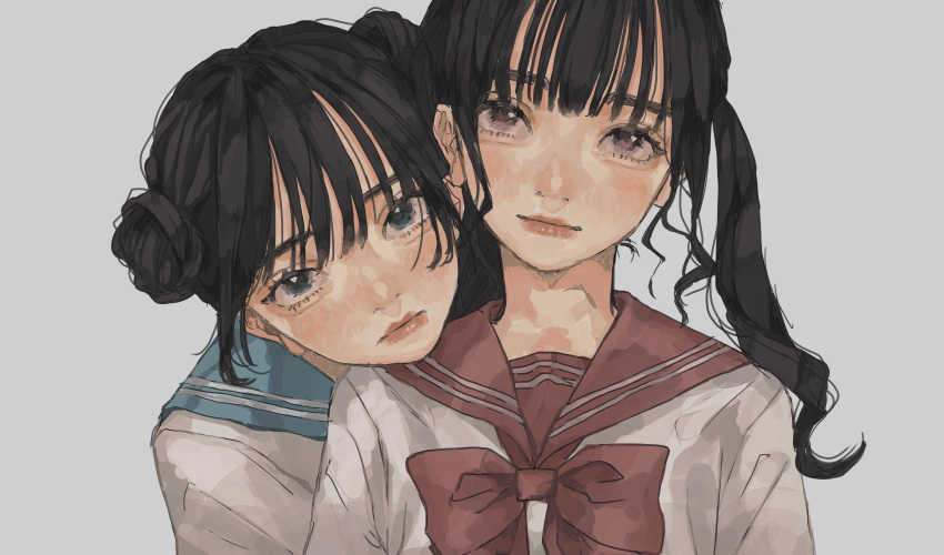 2girls absurdres black_hair blue_eyes blue_sailor_collar bow bowtie closed_mouth commentary double_bun english_commentary grey_background hair_bun highres hug hug_from_behind long_hair looking_at_viewer multiple_girls original pink_eyes red_bow red_bowtie red_lips red_sailor_collar sailor_collar school_uniform serafuku shirt simple_background twintails upper_body white_shirt yudouhu_(yudouhu_yu_102)