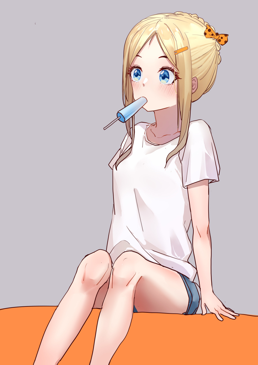 abigail_williams_(fate) absurdres blonde_hair blue_eyes blue_shorts bow braid breasts collarbone fate/grand_order fate_(series) female food forehead french_braid grey_background hair_ornament hairbow hairclip highres long_hair mouth_hold orange_bow parted_bangs polka_dot polka_dot_bow popsicle sao7 shirt short_shorts short_sleeves shorts sidelocks small_breasts solo white_shirt