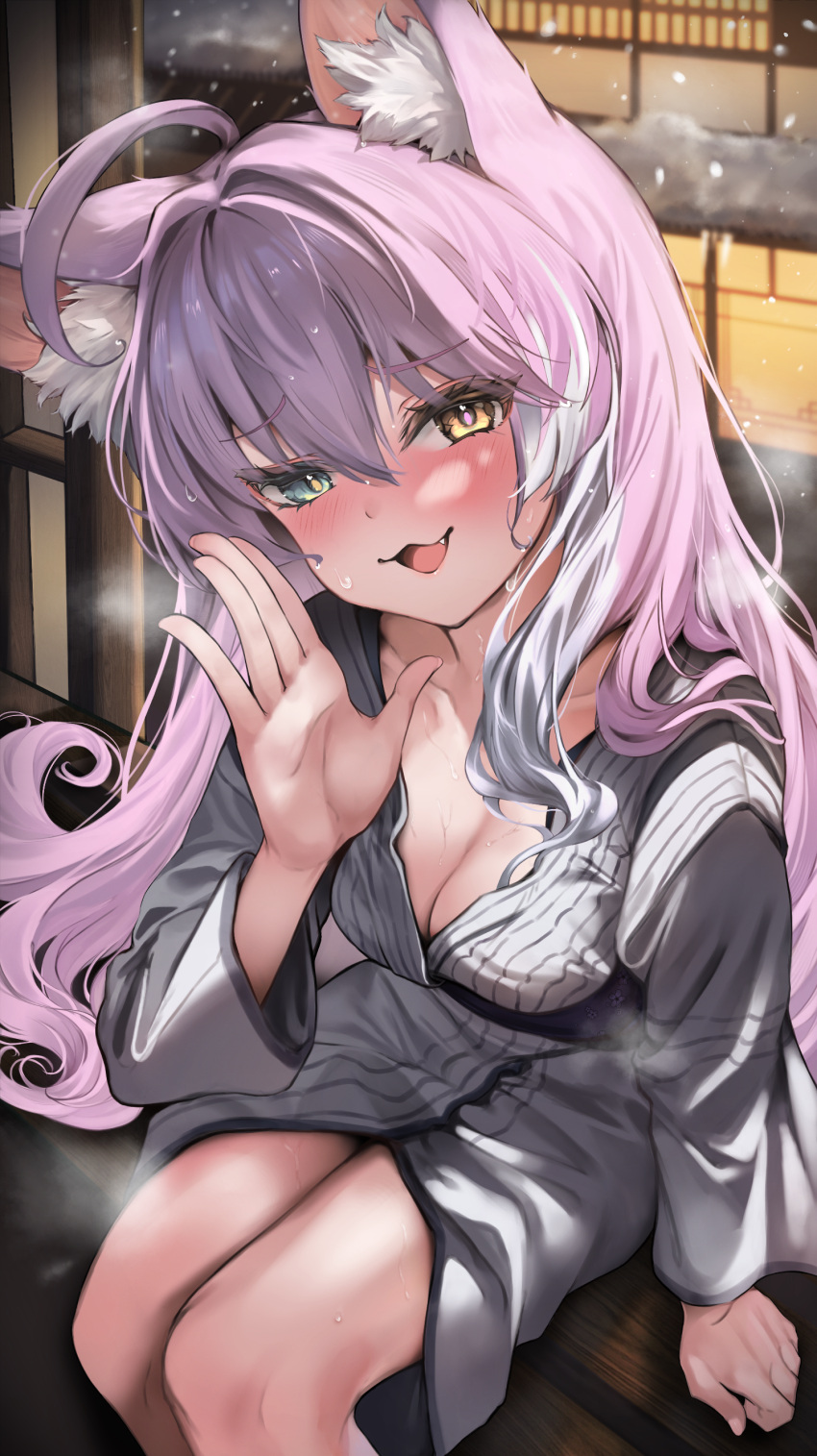 absurdres ahoge animal_ear_fluff animal_ears bath_yukata blue_eyes blush breasts cleavage female fox_ears grey_kimono hair_between_eyes heterochromia highres japanese_clothes kimono large_breasts long_sleeves looking_at_viewer myudi_ariel naked_kimono oerba_yun_fang open_clothes open_kimono pink_hair sitting smile snowing solo stellive striped_clothes striped_kimono tenko_shibuki vertical-striped_clothes vertical-striped_kimono virtual_youtuber yellow_eyes yukata