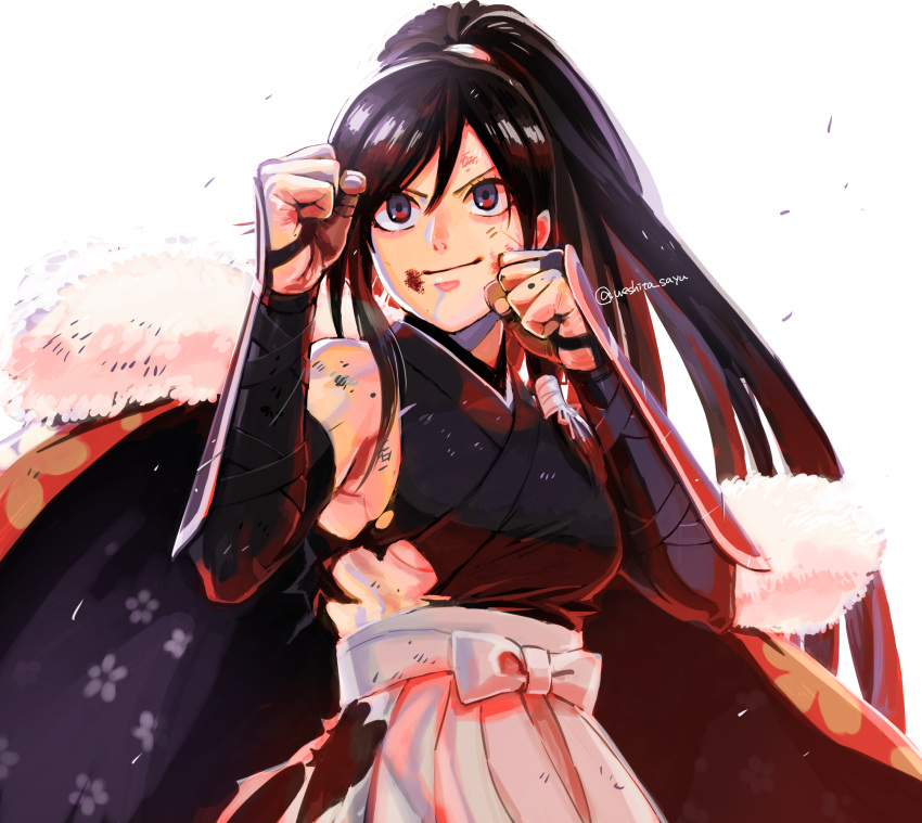 akashi_kuniyuki_(tenka_hyakken) armor artist_name bare_shoulders black_hair bridal_gauntlets bruise bruise_on_face clenched_hands closed_mouth coat commentary determined female fist_fight floral_print fur_trim high_ponytail highres injury japanese_armor japanese_clothes kote long_hair looking_ahead purple_eyes sash smile solo tenka_hyakken torn_clothes ueshita_sayusayu v-shaped_eyebrows white_background white_sash