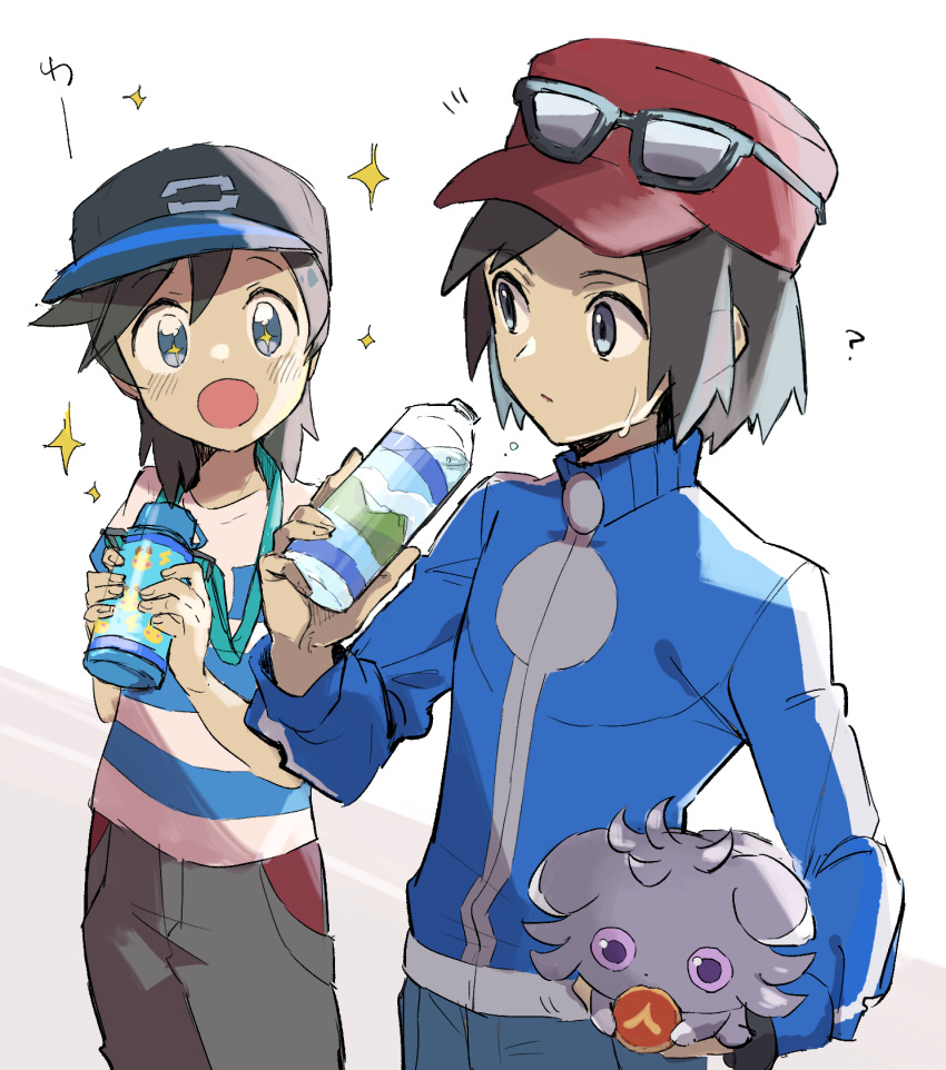 +_+ 2boys :o baseball_cap black_headwear blue_jacket blush bottle calem_(pokemon) commentary_request elio_(pokemon) espurr eyewear_on_headwear grey_pants hat highres holding holding_bottle holding_pokemon jacket looking_at_another male_focus mikanbako_(aitatadon3) multiple_boys open_mouth pants pokemon pokemon_(creature) pokemon_sm pokemon_xy red_headwear shirt short_sleeves sparkle striped_clothes striped_shirt sunglasses t-shirt water_bottle water_drop white_background