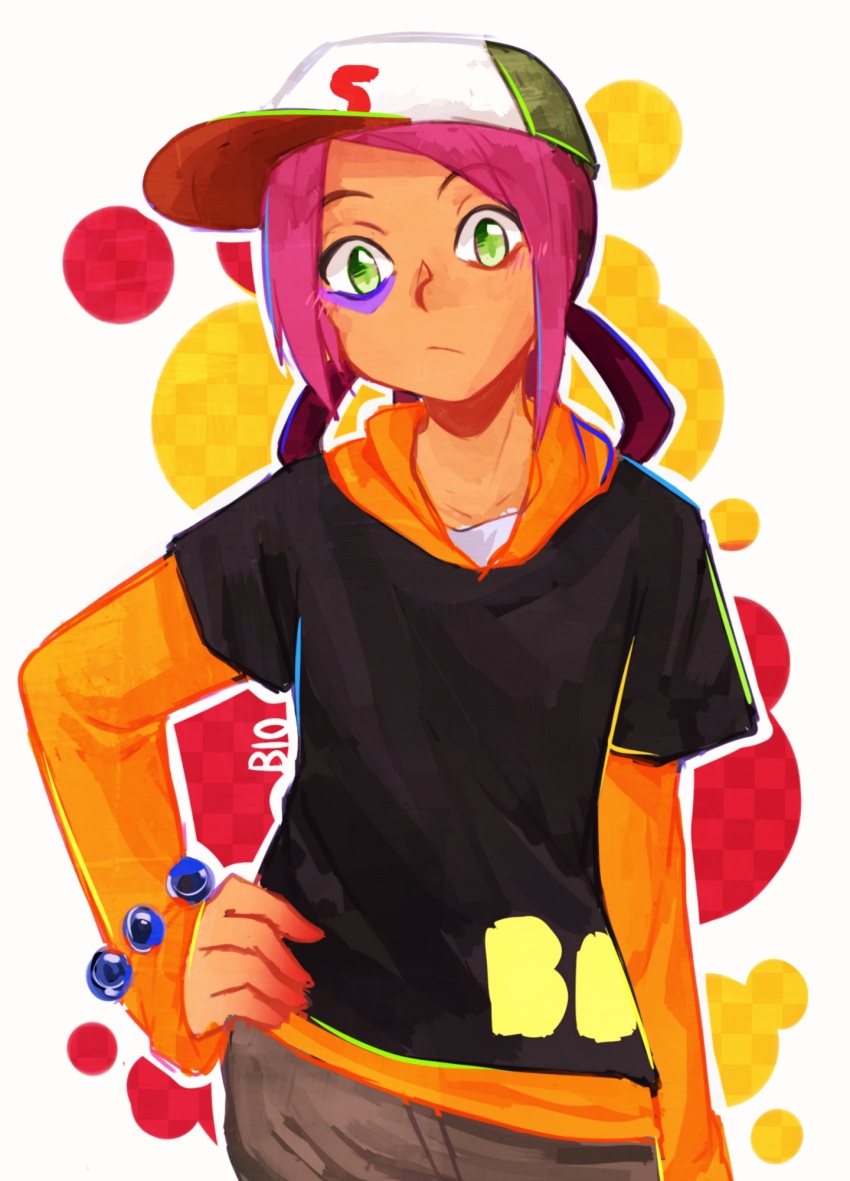 1boy artist_name baseball_cap bio_(bioshitto) black_shirt bracelet commentary green_eyes hand_on_own_hip hat highres jewelry long_hair long_sleeves looking_at_viewer male_focus noguchi_souta orange_shirt pink_hair shirt simple_background solo standing tribe_cool_crew