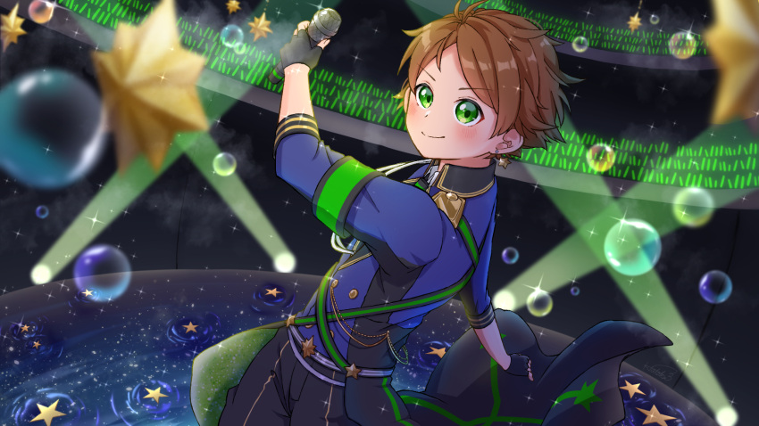 1boy brown_hair bubble concert green_eyes hatoka_ra5 highres lightning male_focus microphone simple_background solo urashimasakatasen uratanuki utaite