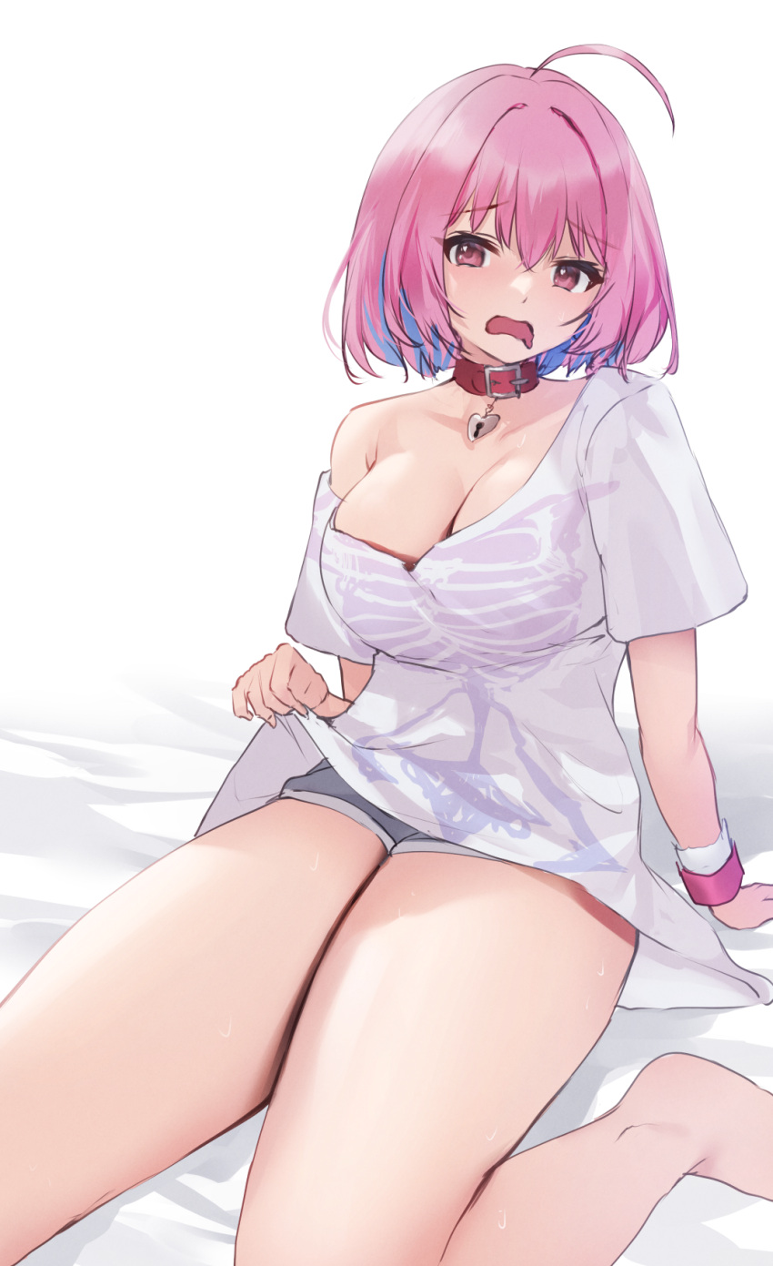 ahoge animal_collar arm_support bare_legs barefoot blue_hair bone_print breasts cleavage collar drooling female highres idolmaster idolmaster_cinderella_girls large_breasts looking_at_viewer mouth_drool multicolored_hair pepeo pink_eyes pink_hair shirt short_shorts shorts simple_background single_bare_shoulder sitting solo sweatdrop thighs two-tone_hair white_background white_shirt yumemi_riamu