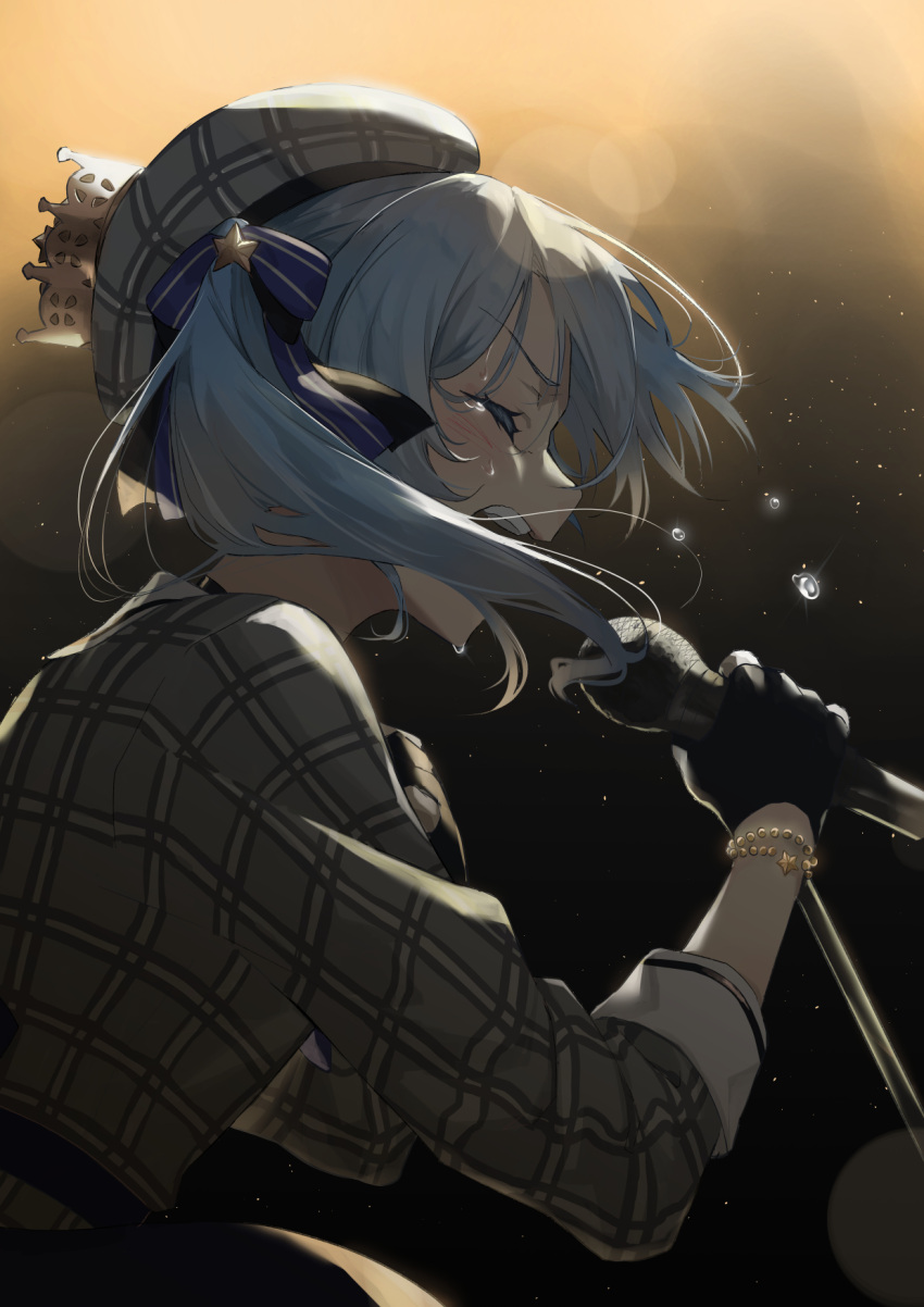 beret black_gloves blue_hair bracelet closed_eyes female flying_sweatdrops gloves hat highres hololive hoshimachi_suisei hoshimachi_suisei_(1st_costume) jewelry medium_hair microphone music partially_fingerless_gloves saco_(cgmore) side_ponytail singing sweat tears virtual_youtuber