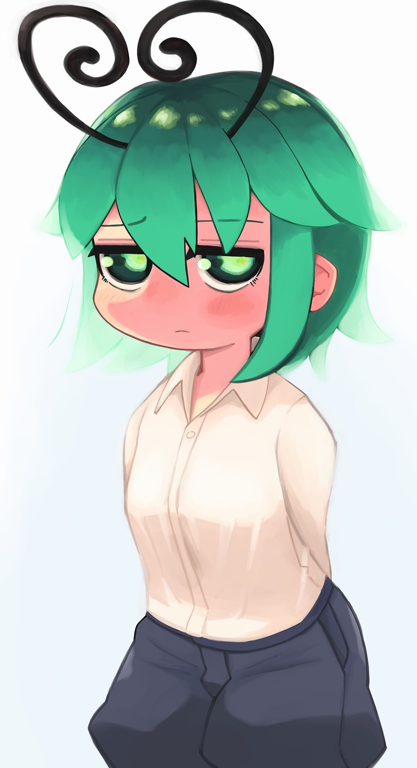 antennae black_shorts blush breasts closed_mouth collared_shirt commentary cowboy_shot female green_eyes green_hair hair_between_eyes heart highres looking_at_viewer shirt short_hair shorts simple_background small_breasts solo touhou ugif white_background white_shirt wriggle_nightbug