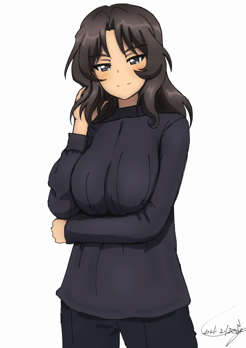 artist_name black_eyes black_hair black_pants black_sweater breast_hold breasts bukkuri casual commentary cowboy_shot dark-skinned_female dark_skin dated el_(girls_und_panzer) female girls_und_panzer hair_intakes half-closed_eyes hand_in_own_hair highres long_hair looking_at_viewer pants signature simple_background smile solo standing sweater white_background