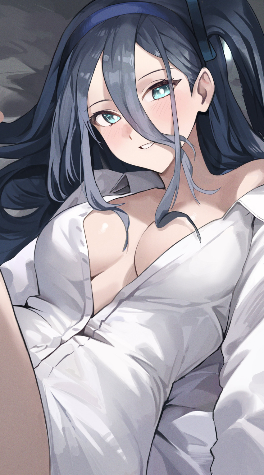 absurdres aris_(blue_archive) black_hair blue_archive blue_eyes blue_hairband blush breasts bright_pupils collared_shirt commentary female hair_between_eyes hairband highres long_bangs long_hair long_hair_between_eyes long_sleeves looking_at_viewer lying medium_breasts on_back on_bed ori_(0rizuru) partially_unbuttoned shirt single_bare_shoulder smile solo white_pupils white_shirt