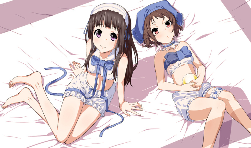 2girls arm_support bad_id bad_pixiv_id bandeau barefoot blush brown_hair chitanda_eru crop_top girock headdress hyouka ibara_mayaka legs long_hair long_legs looking_at_viewer lying madoromi_no_yakusoku multiple_girls navel necktie on_back red_eyes ribbon short_hair sitting smile