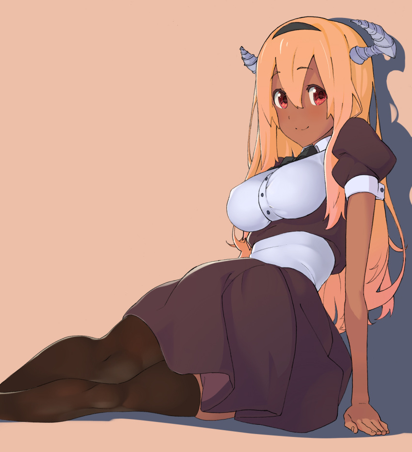 blonde_hair breasts brown_background commentary_request dark-skinned_female dark_skin female hairband highres horns long_hair looking_at_viewer medium_breasts original red_eyes shadow shinjiro skirt smile solo thighhighs