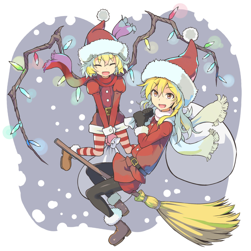 2girls black_pantyhose blonde_hair broom broom_riding commentary_request flandre_scarlet hat highres kirisame_marisa long_hair md5_mismatch multiple_girls pantyhose red_eyes santa_costume santa_hat scarf smile snowing striped_clothes striped_pantyhose touhou wings yuugiri_(u-slash)