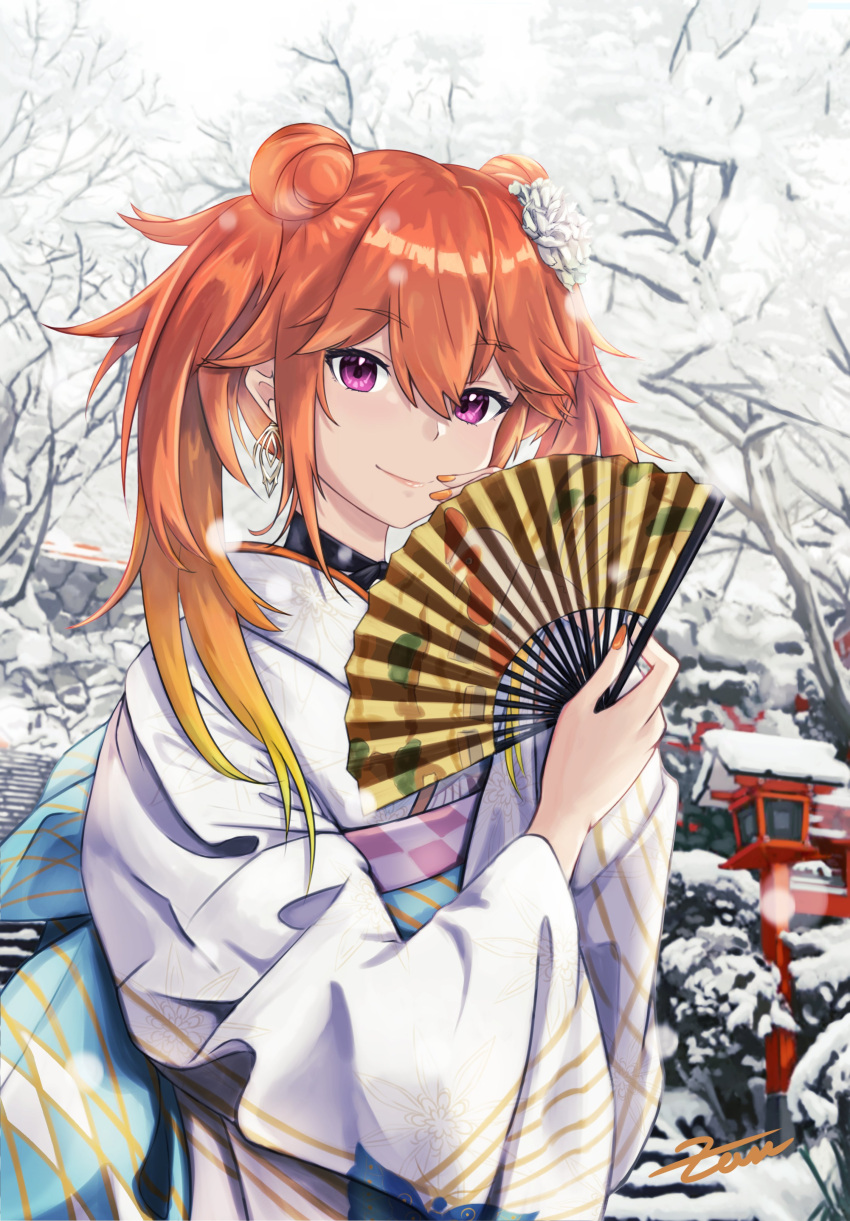 absurdres artist_name blush double_bun earrings female flower hair_between_eyes hair_bun hair_flower hair_ornament hand_fan highres hololive hololive_english japanese_clothes jewelry kimono long_hair looking_at_viewer official_alternate_costume orange_hair paper_fan purple_eyes smile snow solo takanashi_kiara takanashi_kiara_(new_year) twintails upper_body virtual_youtuber wide_sleeves winter yukata zeiss