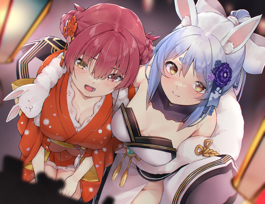 2girls absurdres animal_ears bad_id bad_pixiv_id blue_hair bow breasts cleavage cosplay costume_switch don-chan_(usada_pekora) fur_scarf hair_ribbon hairbow heterochromia highres hololive houshou_marine houshou_marine_(new_year) japanese_clothes kimono koubou_(cowbow_kun) multiple_girls open_mouth rabbit_ears rabbit_girl red_eyes red_hair ribbon short_eyebrows side_slit small_breasts thick_eyebrows thighs usada_pekora usada_pekora_(new_year) virtual_youtuber yellow_eyes