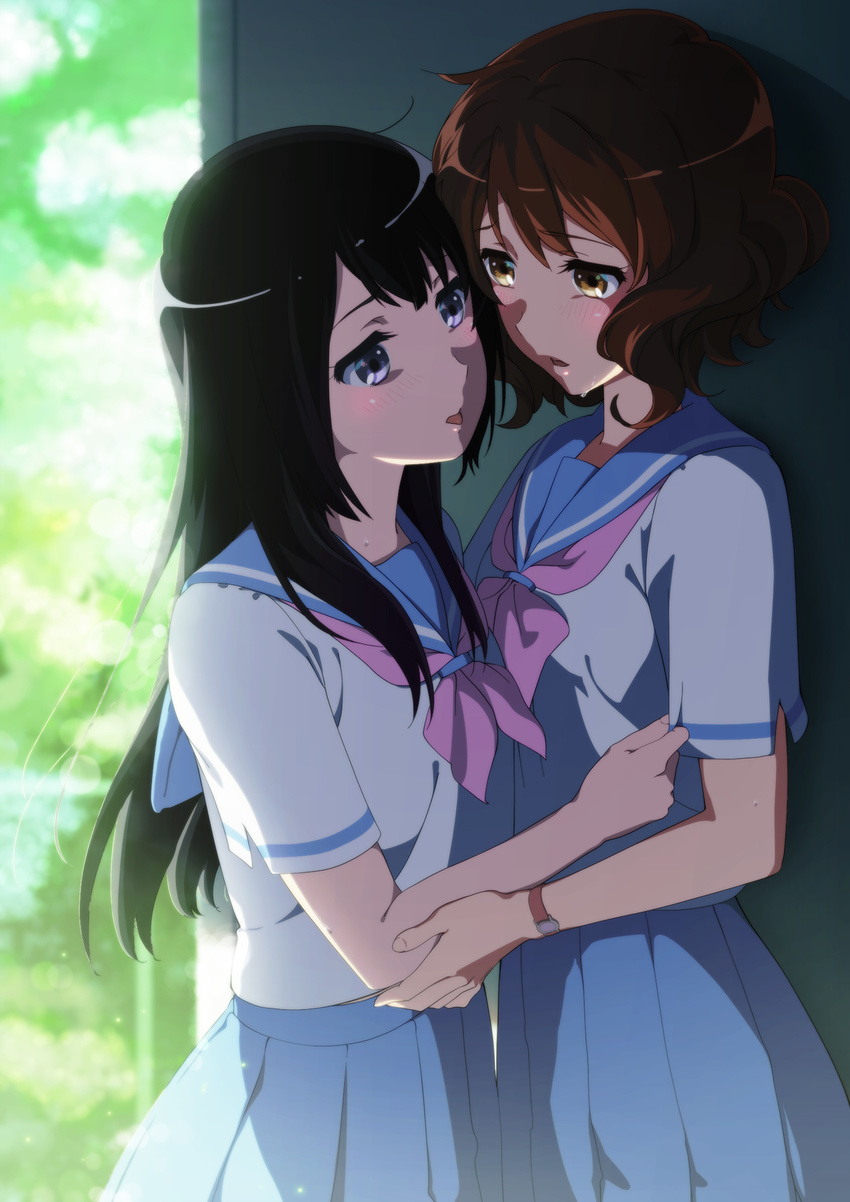 2girls bad_id bad_pixiv_id black_hair blush brown_eyes brown_hair hibike!_euphonium highres kitauji_high_school_uniform kousaka_reina long_hair multiple_girls neckerchief oumae_kumiko pink_neckerchief purple_eyes school_uniform serafuku short_hair sonouchi_(bigsummersky) yuri