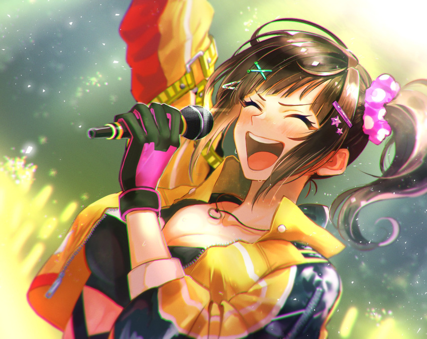 arm_up black_hair black_shirt blush breasts bustier cleavage closed_eyes collarbone concert cropped_jacket diagonal_bangs dutch_angle female gloves hair_ornament hayase_sou hayase_sou_(1st_costume) highres holding holding_microphone jacket jewelry large_breasts long_hair long_sleeves microphone music naka_7773 necklace nijisanji open_clothes open_jacket open_mouth orange_jacket shirt side_ponytail singing smile solo sparkle sweat textless_version upper_body virtual_youtuber x_hair_ornament