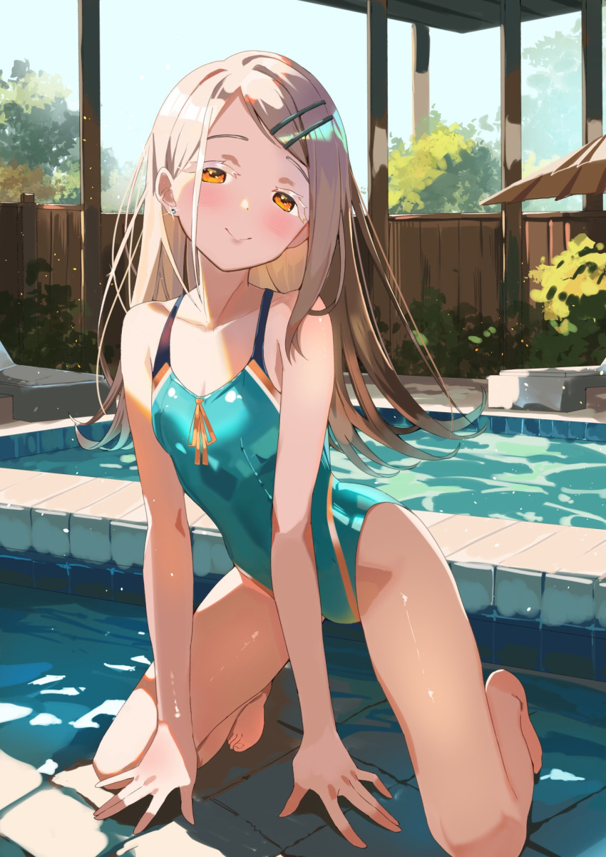 arm_support bare_shoulders barefoot blue_sky blurry blurry_background blush bow bow_swimsuit breasts bush cleavage closed_mouth collarbone day dot_nose earrings female flat_chest flipped_hair gakuen_idolmaster glint green_one-piece_swimsuit hair_ornament hairclip highres idolmaster jewelry kneeling leaning_forward light_brown_hair long_hair looking_at_viewer minertime one-piece_swimsuit orange_bow orange_eyes outdoors shinosawa_hiro sky smile solo swimsuit tree water