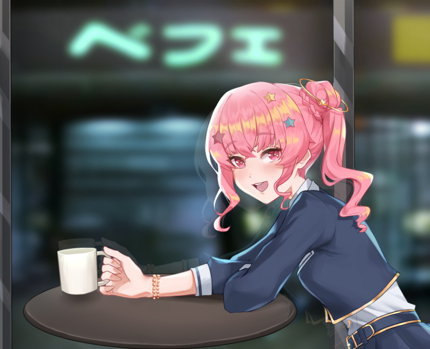 anemachi artist_name befe belt blue_jacket blurry blush bracelet breasts cafe city cropped_jacket cup depth_of_field english_commentary engrish_commentary female hair_ornament highres holding holding_cup hololive indoors jacket jewelry leaning_forward long_hair looking_at_viewer medium_breasts mug night open_mouth pink_hair red_eyes reflection ringlets side_ponytail sidelocks smile solo star_(symbol) star_hair_ornament storefront table wavy_hair window