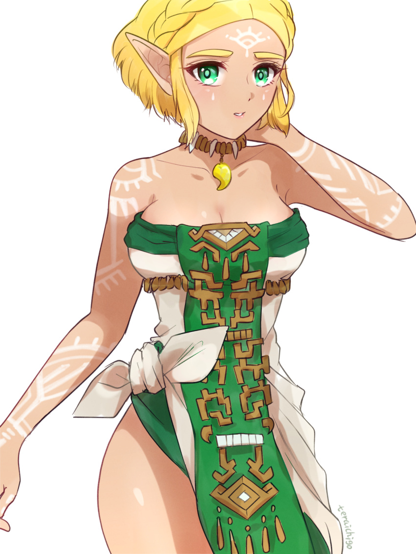 artist_name blonde_hair body_markings braid breasts cleavage collarbone crown_braid dark-skinned_female dark_skin dress facial_mark female forehead_mark green_eyes highres jewelry looking_at_viewer magatama magatama_necklace necklace parted_lips pointy_ears princess_zelda short_hair simple_background solo standing strapless strapless_dress tabard teardrop_facial_mark teraichigo the_legend_of_zelda the_legend_of_zelda:_tears_of_the_kingdom thighs tied_dress white_background