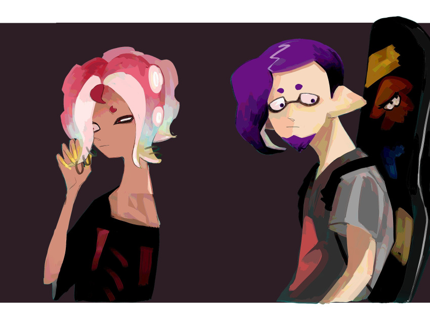 2boys black_shirt closed_mouth dark-skinned_male dark_skin facial_hair goatee gradient_hair grey_shirt guitar_case highres ikkan_(splatoon) instrument_case jirou_(sdogowikqq3yxwa) male_focus multicolored_hair multiple_boys off_shoulder pointy_ears protected_link purple_hair red_hair shirt skeleton_print skinny splatoon_(series) splatoon_2 t-shirt tentacle_hair tentacle_piercing upper_body warabi_(splatoon)