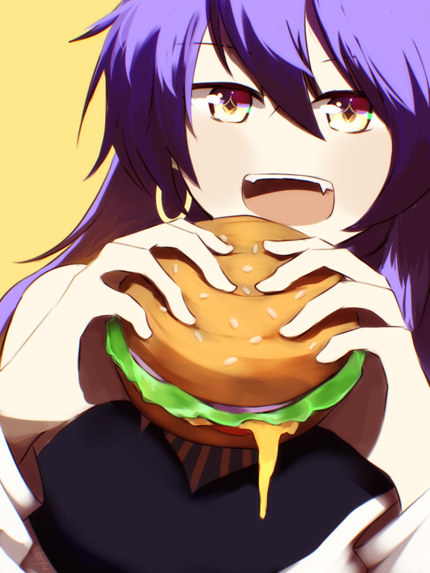 black_shirt burger cheese earrings female food highres holding holding_food hololive hololive_indonesia jewelry looking_at_viewer moona_hoshinova moona_hoshinova_(1st_costume) oerba_yun_fang open_mouth purple_hair retayu_arth shirt simple_background solo teeth virtual_youtuber yellow_background