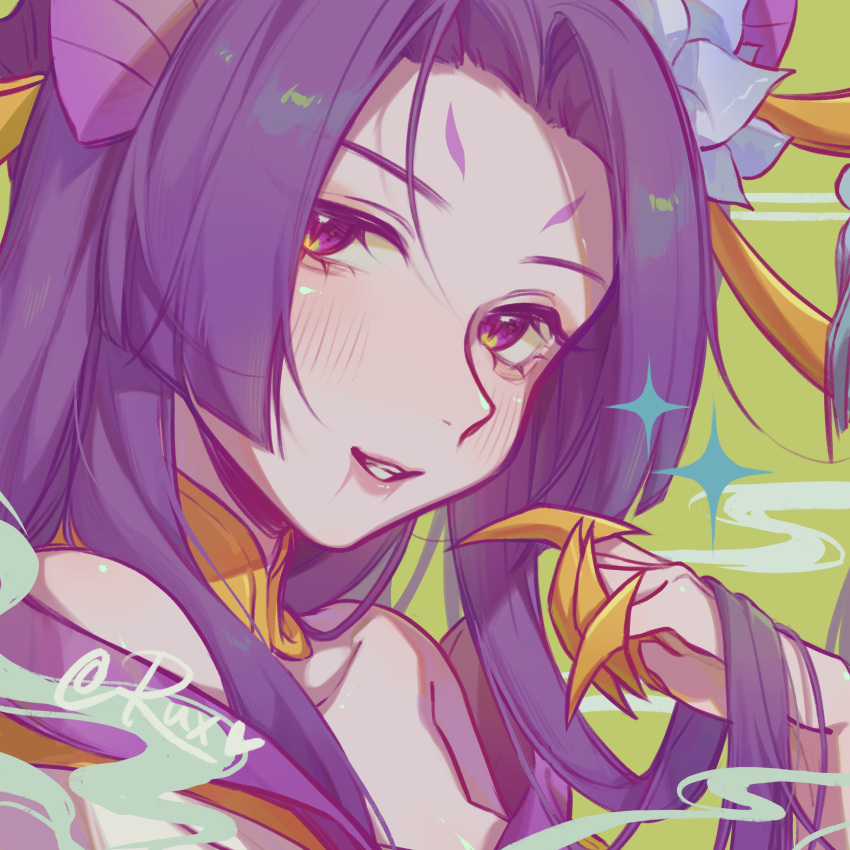 absurdres artist_name bare_shoulders blue_flower blush cassiopeia_(league_of_legends) claws female flower green_background grin hair_flower hair_ornament hand_up highres horns league_of_legends long_hair portrait purple_eyes purple_hair ruan_chen_yue smile solo spirit_blossom_(league_of_legends) spirit_blossom_cassiopeia teeth