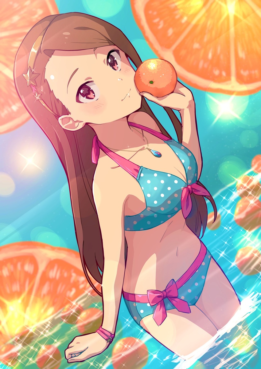 bikini blush breasts brown_eyes brown_hair brown_hairband cleavage closed_mouth collarbone dot_nose dutch_angle female food front-tie_bikini_top front-tie_top fruit fruit_on_liquid gradient_background hair_ornament hairband highres holding holding_food holding_fruit idolmaster idolmaster_(classic) idolmaster_million_live! idolmaster_million_live!_theater_days jewelry long_hair looking_at_viewer minase_iori navel necklace orange_(fruit) pink_wristband polka_dot polka_dot_bikini red_eyes small_breasts smile solo sparkle standing star_(symbol) star_hair_ornament swimsuit two-tone_bikini wading wanoji water