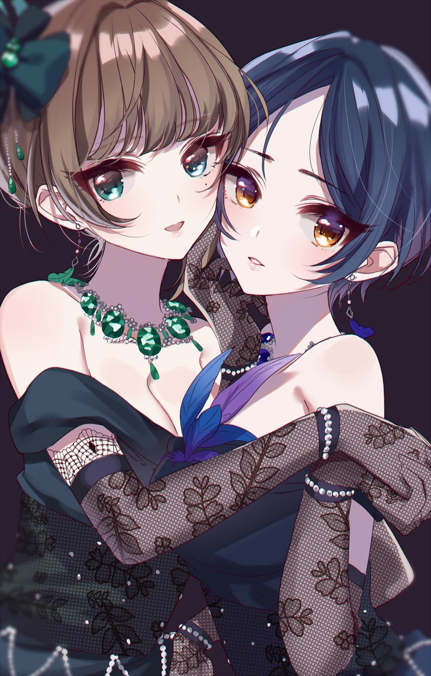 2girls bad_id bad_twitter_id bare_shoulders black_hair blue_dress blue_eyes blue_gemstone blush body_blush bow bracelet breasts brown_hair cleavage collarbone dress earrings elbow_gloves eyelashes feathers gem gloves green_bow green_dress green_eyes green_gemstone hair_ornament hairbow hayami_kanade heterochromia highres holding_hands idolmaster idolmaster_cinderella_girls idolmaster_cinderella_girls_starlight_stage interlocked_fingers jewelry looking_at_viewer medium_breasts misumi_(macaroni) mole mole_under_eye multiple_girls mysterious_eyes_(idolmaster) necklace open_mouth parted_bangs parted_lips pearl_bracelet pretty_liar_(idolmaster) purple_background short_hair simple_background smile swept_bangs takagaki_kaede tied_hair yellow_eyes