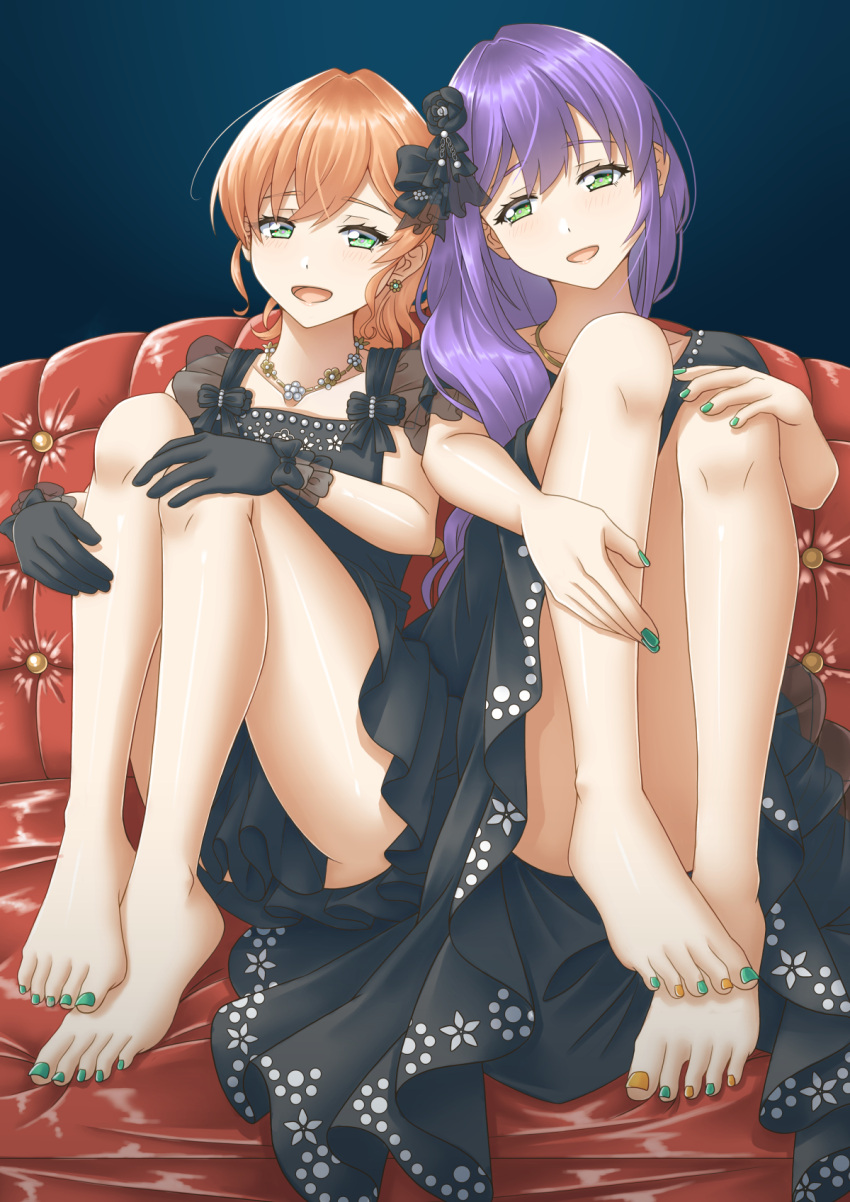 2girls :d aqua_eyes barefoot black_dress black_gloves blue_background collarbone commentary couch crossed_bangs dress gloves green_eyes green_nails half-closed_eyes hand_on_own_knee highres hinoshita_kaho hinoshita_kaho_(17th_birthday) knees_up link!_like!_love_live! long_hair looking_at_another love_live! medium_hair multiple_girls nail_polish official_alternate_costume official_alternate_hairstyle on_couch open_mouth orange_hair orange_nails otomune_kozue otomune_kozue_(18th_birthday) purple_hair sano_souichi short_sleeves sidelocks sleeveless sleeveless_dress smile toenail_polish toenails two-tone_nails two_side_up virtual_youtuber