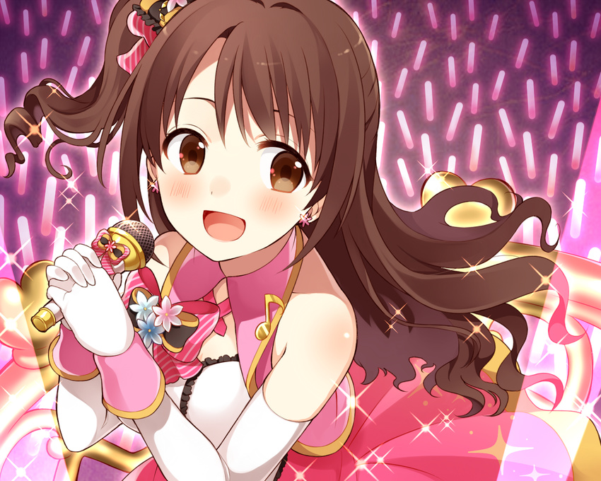 brown_eyes brown_hair chisumi commentary_request earrings elbow_gloves female gloves glowstick holding holding_microphone idolmaster idolmaster_cinderella_girls idolmaster_cinderella_girls_starlight_stage jewelry long_hair microphone one_side_up open_mouth shimamura_uzuki smile solo stage_of_magic_(idolmaster) upper_body wavy_hair white_gloves