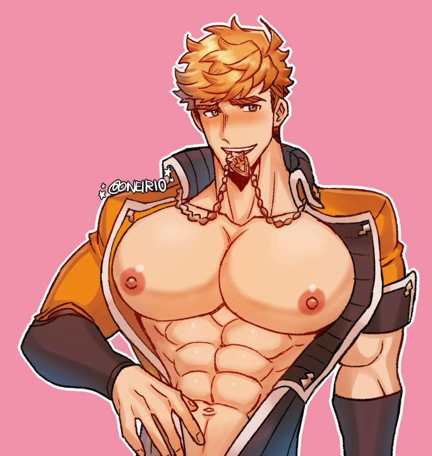 1boy abs bara bare_pectorals blonde_hair blush granblue_fantasy green_eyes highres jewelry large_pectorals looking_at_viewer male_focus muscular muscular_male navel necklace necklace_in_mouth nipples oneirio pectorals pink_background short_hair simple_background solo twitter_username upper_body vane_(granblue_fantasy)