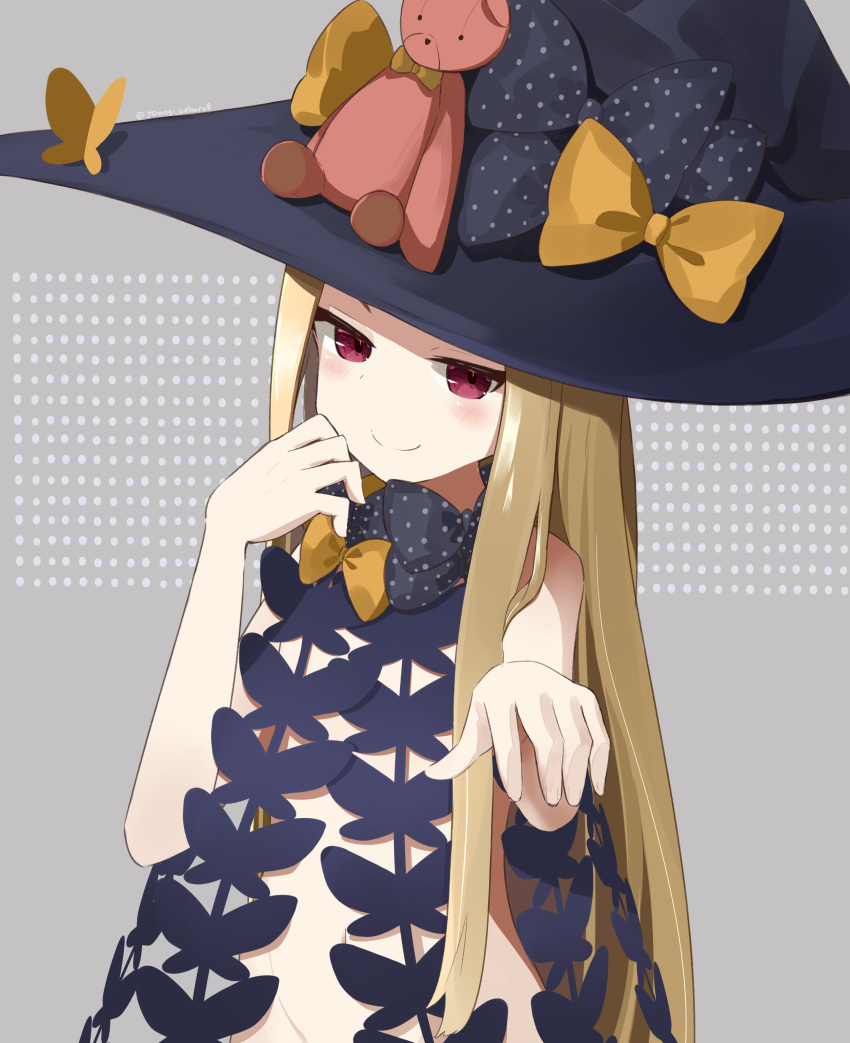 abigail_williams_(fate) absurdres black_hat blonde_hair bow commentary_request fate/grand_order fate_(series) female flat_chest hand_to_own_mouth hat highres long_hair outstretched_hand red_eyes revealing_clothes ribbon smile solo stuffed_animal stuffed_toy teddy_bear upper_body very_long_hair witch_hat yomogi_uehara