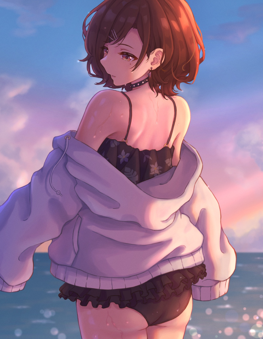 ass back bikini black_bikini black_choker blue_sky blurry blurry_background brown_hair choker closed_mouth earrings evening female floral_print frilled_bikini frills from_behind hair_ornament hairclip highres higuchi_madoka hood hoodie idolmaster idolmaster_shiny_colors jewelry long_sleeves mole mole_under_eye ocean off_shoulder outdoors print_bikini purple_eyes short_hair simoumi_217 sky solo spiked_choker spikes standing swept_bangs swimsuit triangle_earrings wet wet_hair white_hoodie