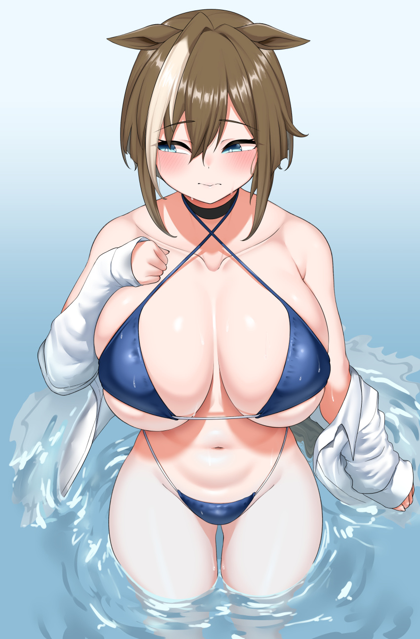 absurdres animal_ears bare_shoulders bikini black_choker blue_bikini blue_eyes blush breasts brown_hair cheval_grand_(umamusume) choker closed_mouth collarbone female hair_between_eyes highleg highleg_bikini highres horse_ears horse_girl huge_breasts large_breasts long_sleeves looking_to_the_side multicolored_hair navel off_shoulder pasuhai short_hair solo stomach swimsuit thighs umamusume water wet white_hair