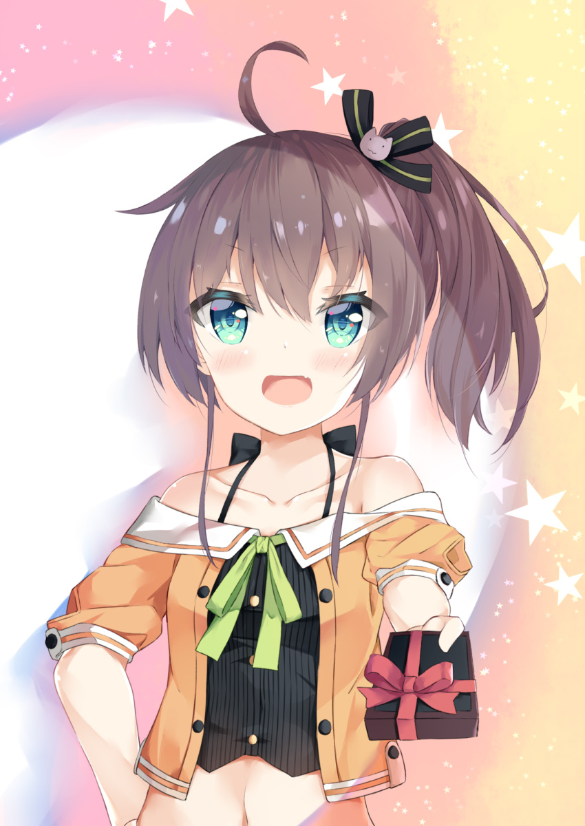 ahoge blush brown_hair collarbone crop_top female gift green_eyes hair_between_eyes highres holding holding_gift hololive incoming_gift lr_(last_remote_514) medium_hair natsuiro_matsuri natsuiro_matsuri_(1st_costume) navel off_shoulder open_mouth side_ponytail simple_background solo star_(symbol) valentine virtual_youtuber