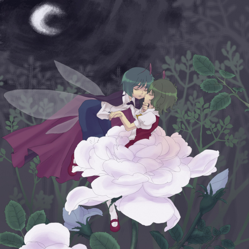 2girls androgynous antennae closed_eyes commentary_request crescent_moon face-to-face flower flower_dress green_hair hand_on_another's_chin highres holding_hands imminent_kiss kazami_yuuka leaf moon multiple_girls night oto photoshop_(medium) reverse_trap rose short_hair touhou transparent_wings white_flower white_rose wings wriggle_nightbug yuri