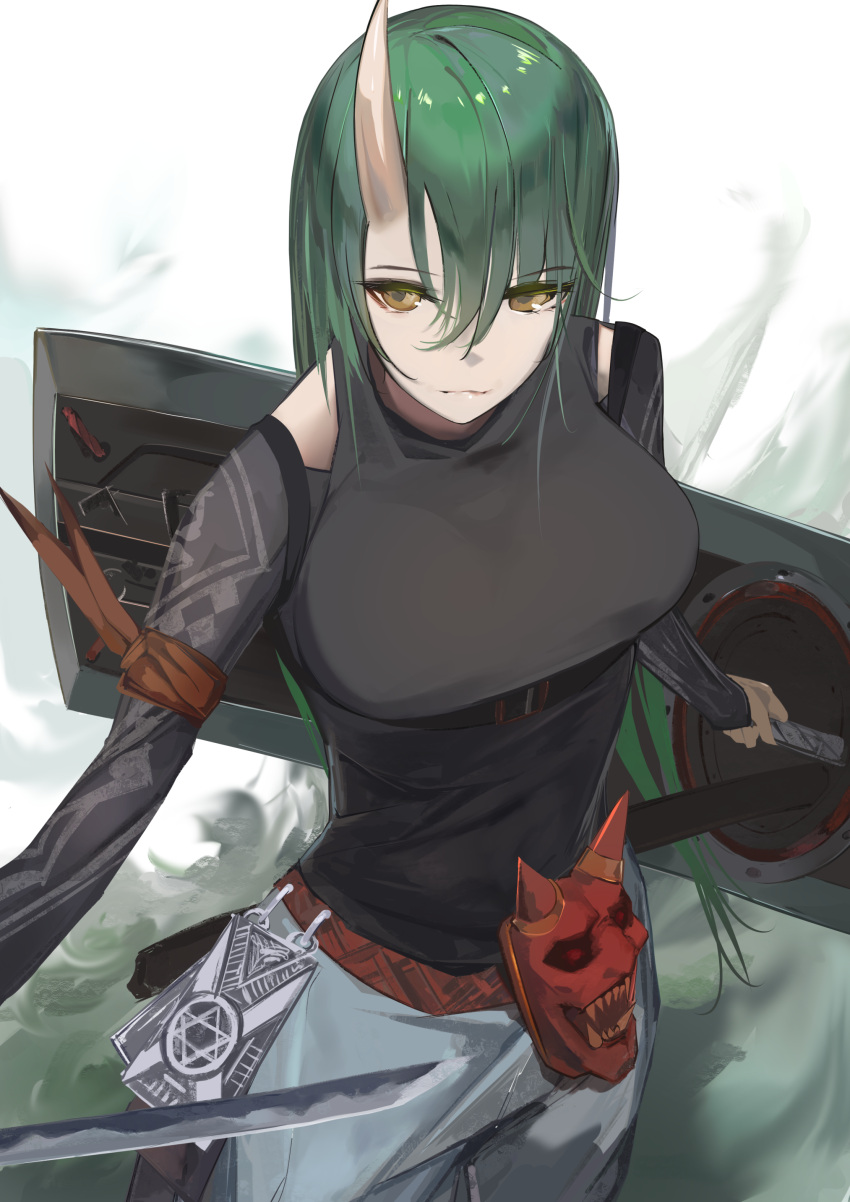 absurdres arknights black_shirt breasts commentary_request cowboy_shot female green_hair grey_pants highres horns hoshiguma_(arknights) hoshiguma_(ronin_huntress)_(arknights) katana large_breasts long_hair long_sleeves looking_at_viewer official_alternate_costume pants shirt single_horn sinoda smile solo standing sword very_long_hair weapon yellow_eyes